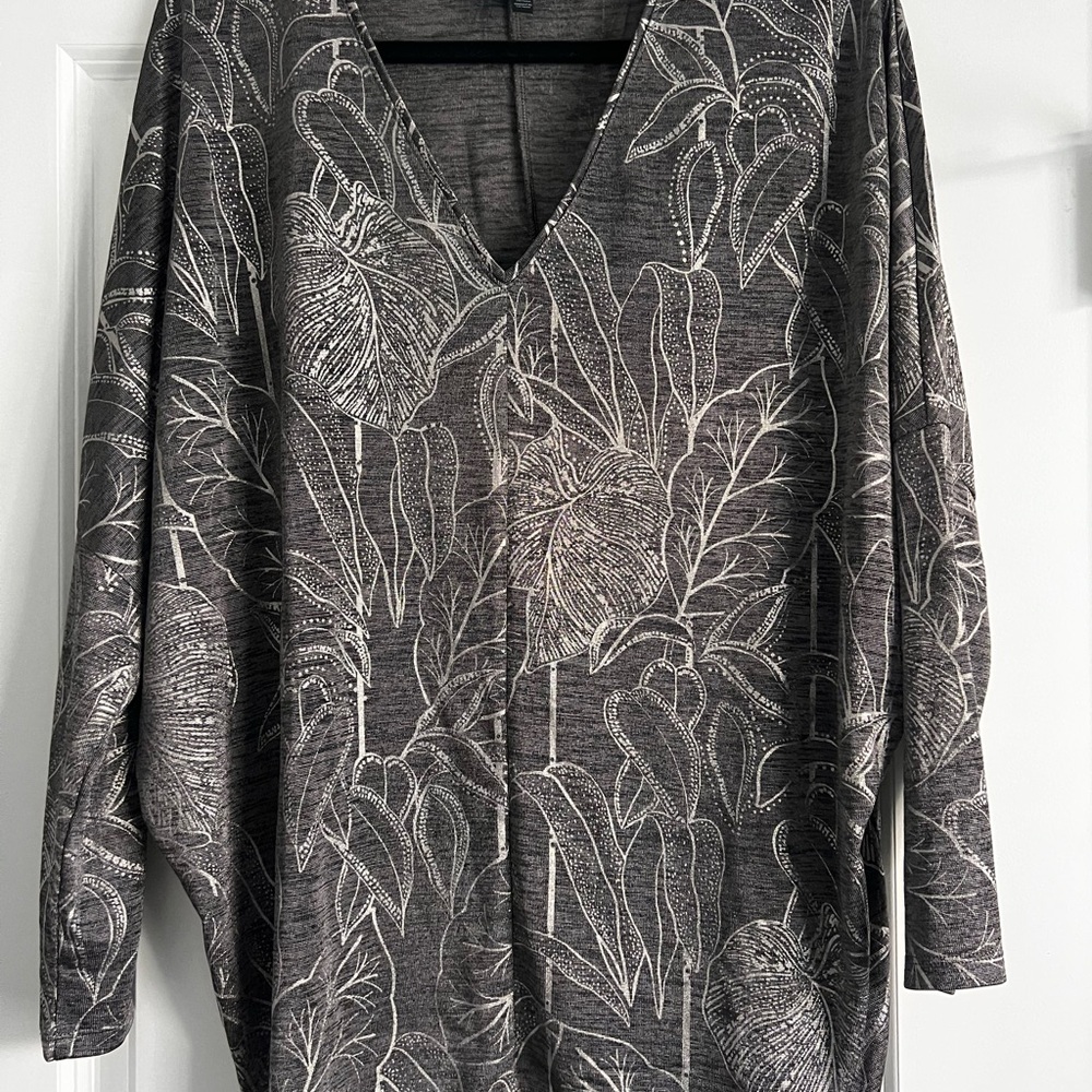 Gray V-Neck Leaf Print Tunic